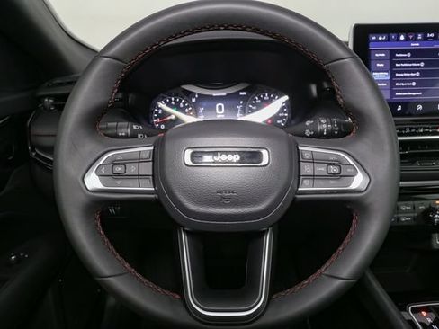 Used 2026 Jeep Compass Trailhawk AWD/4WD image 31
