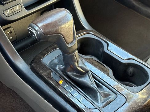 Used 2015 GMC Canyon SLT w/ LPO, Gearon Divider Package image 30