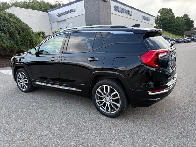 Used 2023 GMC Terrain Denali w/ Denali Premium Package AWD/4WD image 3