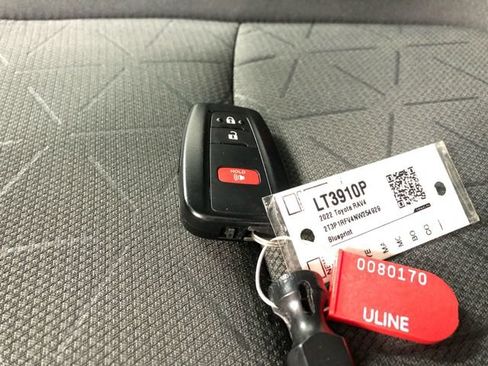 Used 2022 Toyota RAV4 XLE AWD/4WD image 28