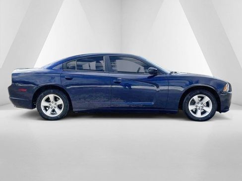 Used 2013 Dodge Charger SE w/ Connectivity Group image 10