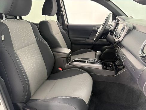 Used 2023 Toyota Tacoma TRD Off-Road image 29