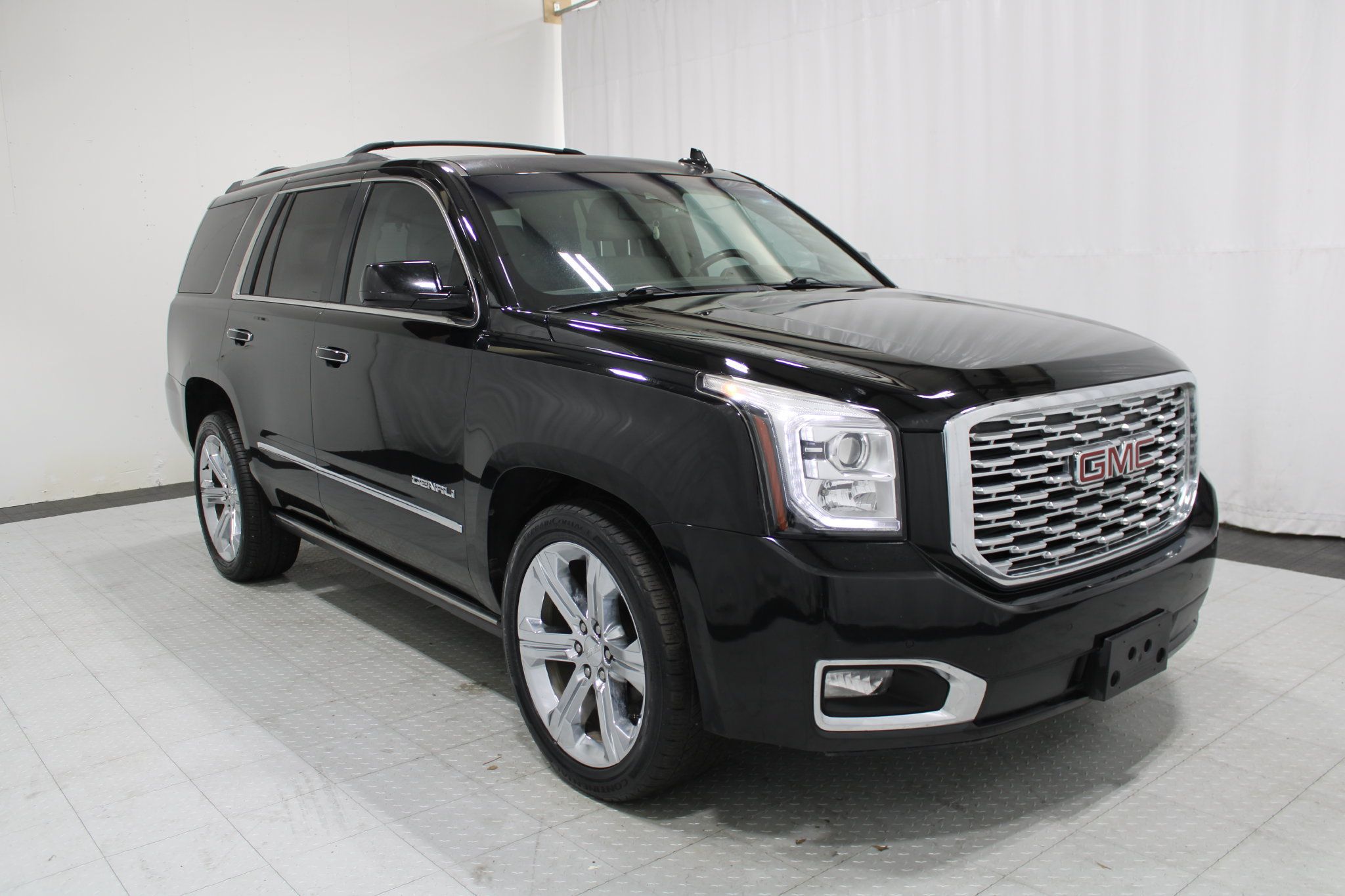 Used 2019 GMC Yukon Denali w/ Denali Ultimate Package AWD/4WD image 4