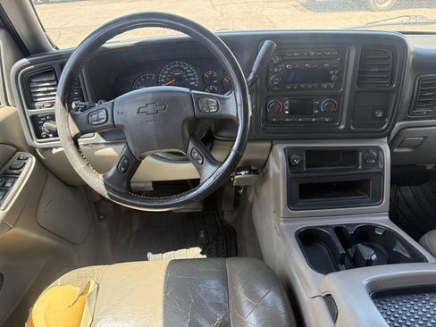 Used 2006 Chevrolet Avalanche Z71 w/ Sun And Sound Package AWD/4WD image 12