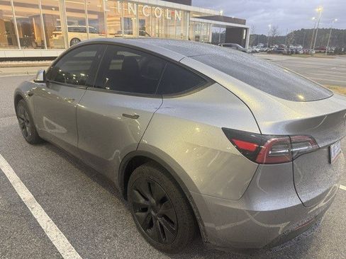 Used 2025 Tesla Model Y Long Range image 16