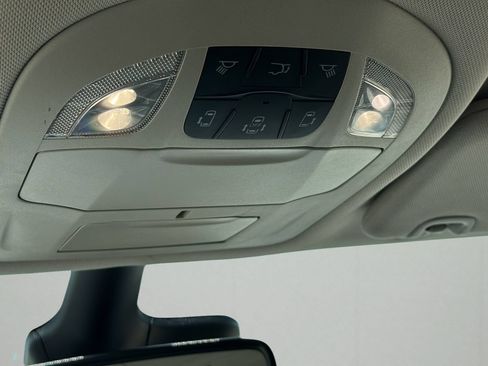 Used 2023 Chrysler Pacifica Touring-L FWD image 19