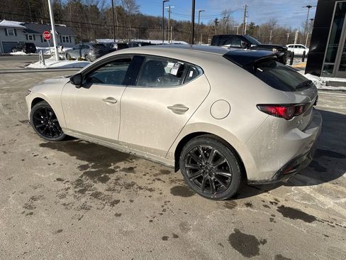 New 2026 MAZDA MAZDA3 Hatchback w/Premium Plus Pkg image 3