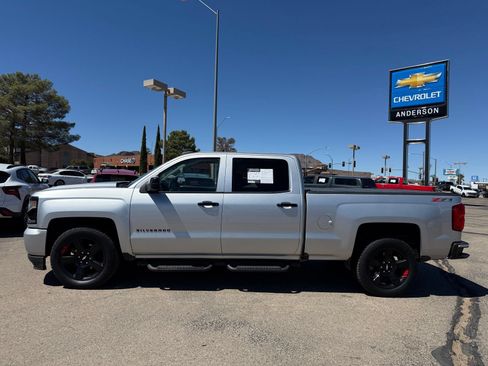 Used 2018 Chevrolet Silverado 1500 LTZ Z71 w/ Redline Edition AWD/4WD image 11