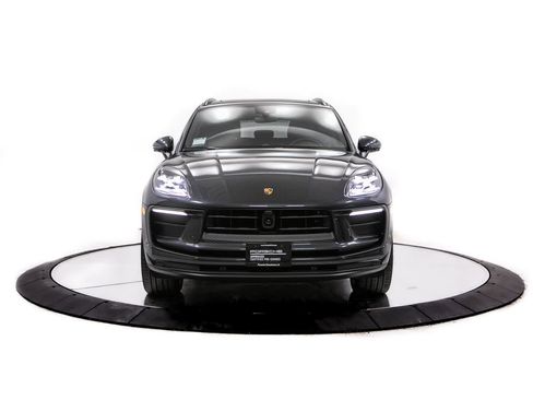Certified 2026 Porsche Macan AWD/4WD image 10