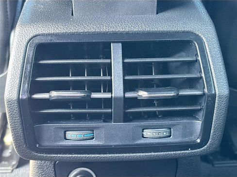 Used 2024 Audi Q3 2.0T Premium Plus w/ Premium Plus Package image 27