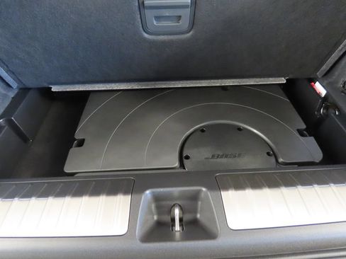 Certified 2025 Porsche Macan 4 Electric AWD/4WD image 49
