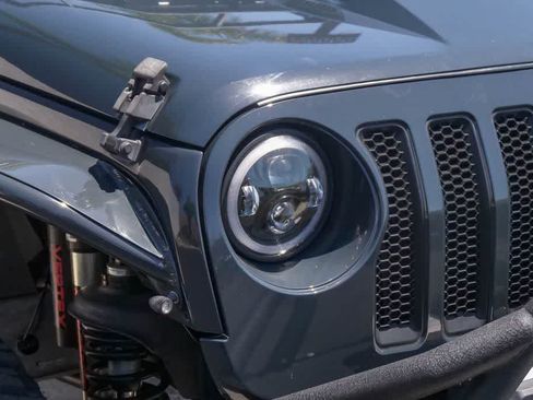 Used 2016 Jeep Wrangler Unlimited Sahara w/ Dual Top Group AWD/4WD image 4