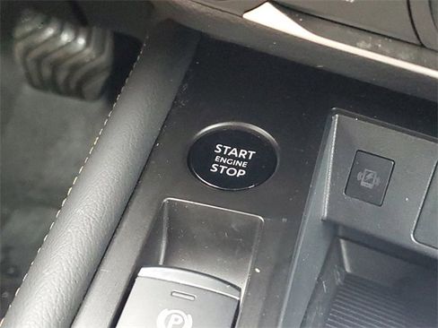 Certified 2025 Nissan Kicks SV image 16