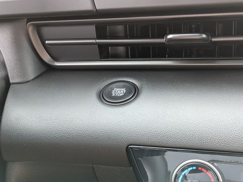 New 2026 Hyundai Elantra Limited FWD image 28