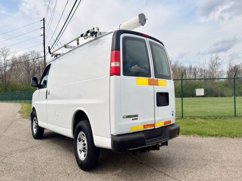 Used 2013 Chevrolet Express 2500 RWD image 3