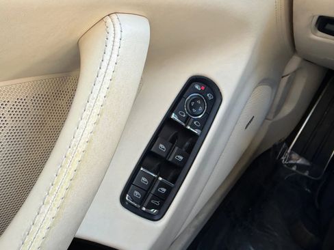 Used 2016 Porsche Panamera Turbo image 41