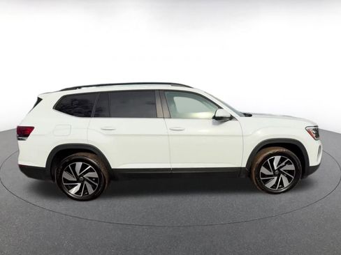 Used 2025 Volkswagen Atlas SE image 16