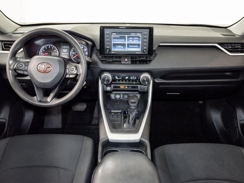 Used 2020 Toyota RAV4 LE FWD image 25