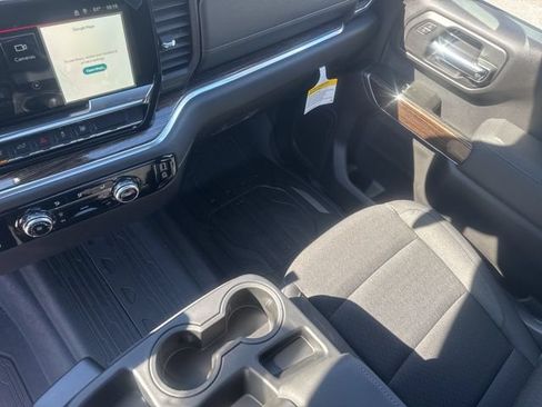 Used 2026 GMC Sierra 2500 SLE AWD/4WD image 12