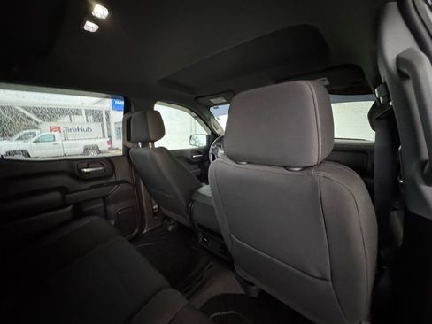 Used 2025 Chevrolet Silverado 1500 Custom image 26