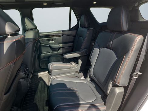 Used 2025 Honda Pilot TrailSport image 15