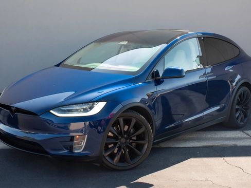 Used 2018 Tesla Model X P100D image 2