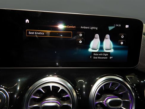 Used 2021 Mercedes-Benz GLA 45 AMG 4MATIC image 31