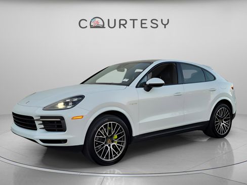 Used 2022 Porsche Cayenne E-Hybrid Coupe image 1