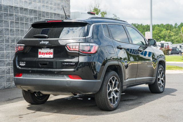 Used 2025 Jeep Compass Limited AWD/4WD image 8