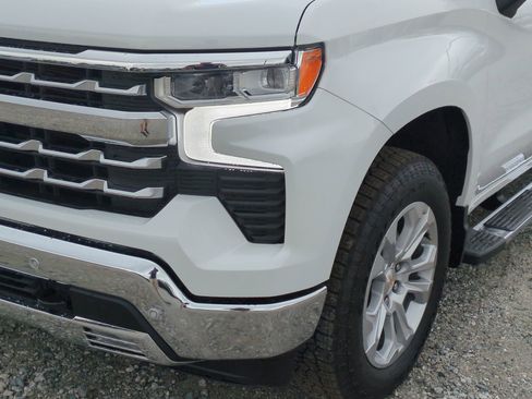 New 2026 Chevrolet Silverado 1500 LTZ w/ LTZ Premium Package AWD/4WD image 6