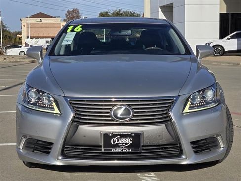 Used 2016 Lexus LS 460 AWD image 2