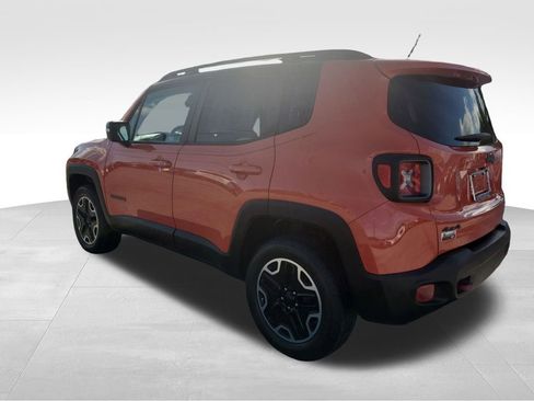 Used 2017 Jeep Renegade Trailhawk image 4