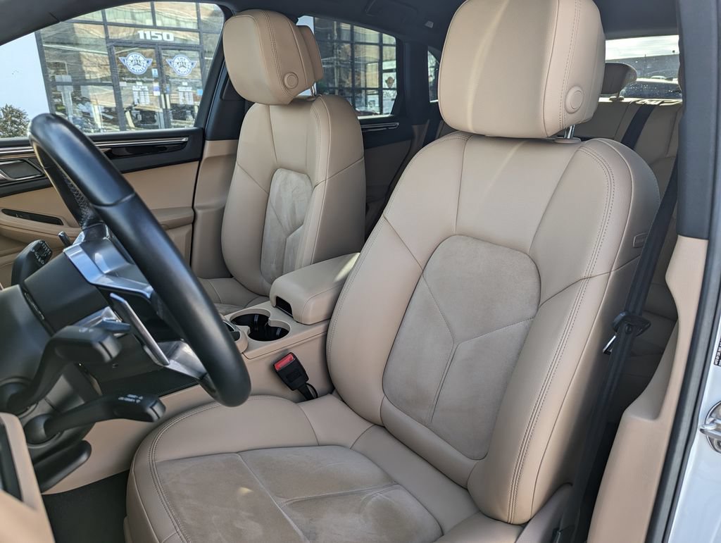 Used 2020 Porsche Macan AWD/4WD image 12