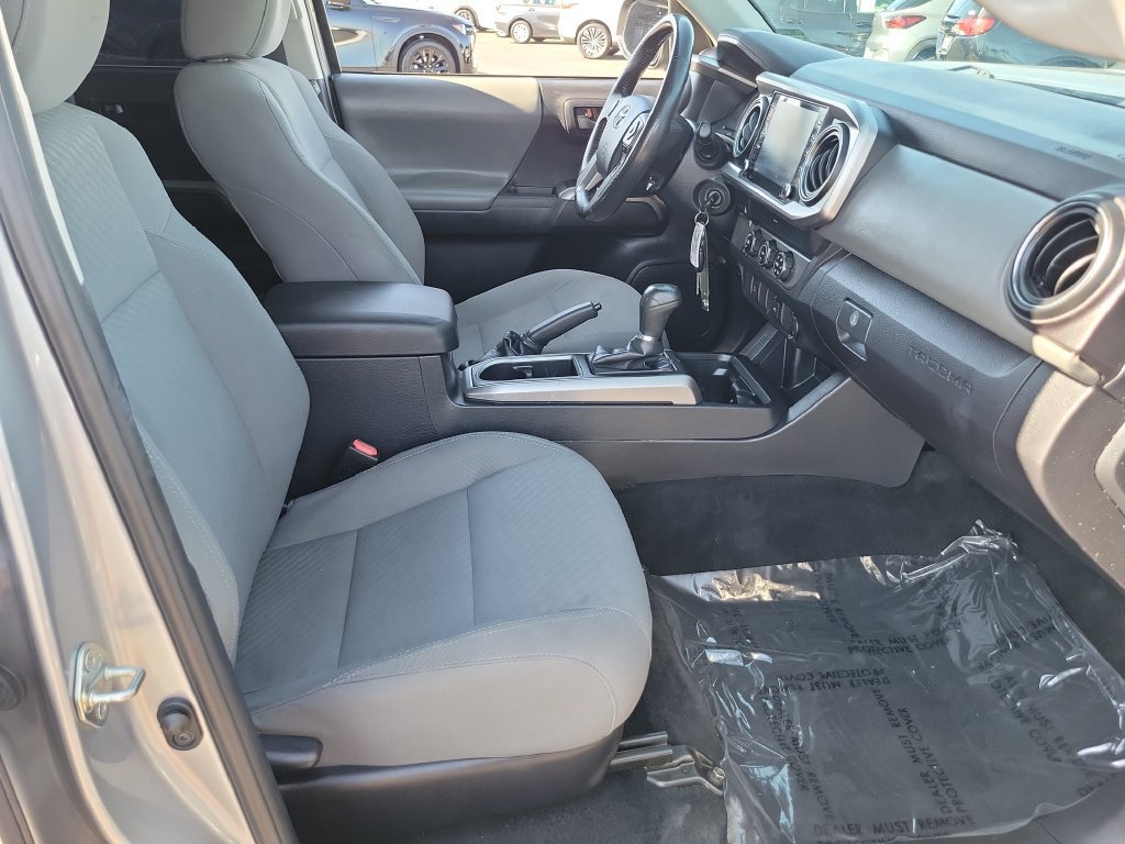 Used 2020 Toyota Tacoma SR5 RWD image 19