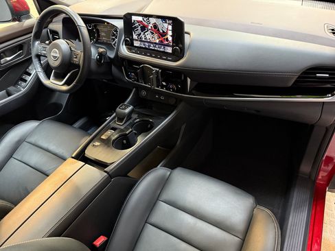 Used 2023 Nissan Rogue SL w/ SL Premium Package image 48