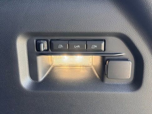 Used 2025 Ford Explorer Platinum AWD/4WD image 33