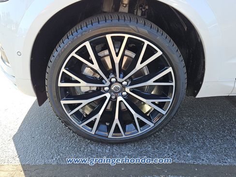 Used 2019 Volvo XC60 T6 Inscription w/ Protection Package Premier AWD/4WD image 9