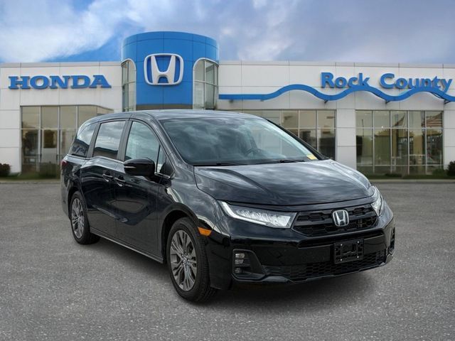 Certified 2026 Honda Odyssey Touring image 1