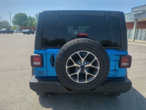 Used 2024 Jeep Wrangler Unlimited Sport AWD/4WD image 3