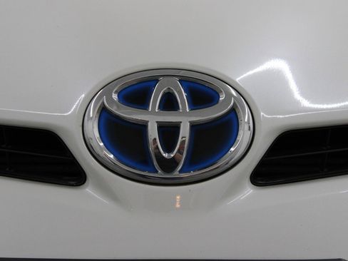 Used 2015 Toyota Prius Three image 29