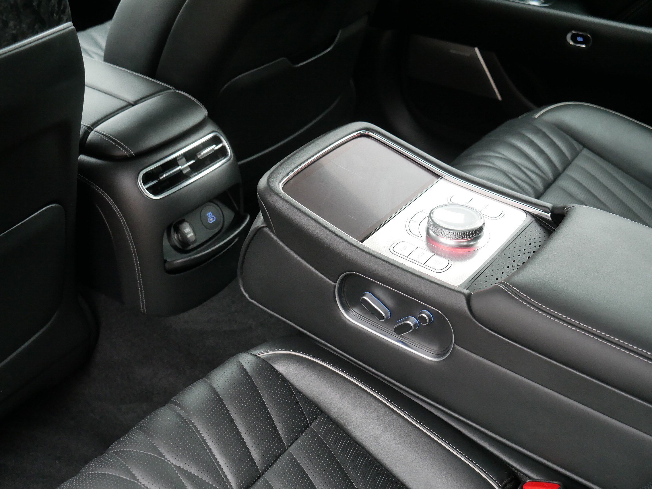 Used 2026 Genesis G90 3.5T AWD/4WD image 36