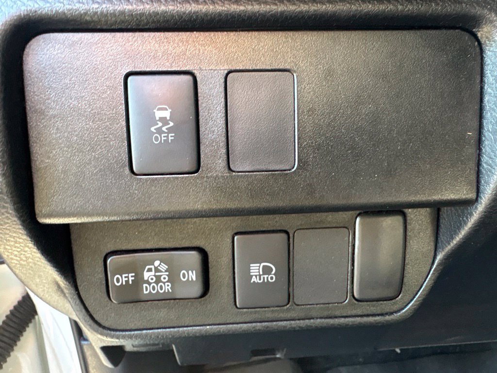 Used 2021 Toyota Tacoma SR AWD/4WD image 15