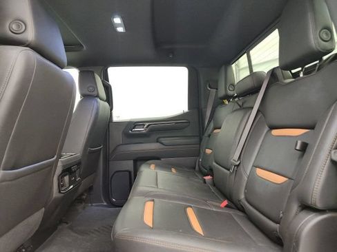 Used 2024 GMC Sierra 1500 AT4 w/ Technology Package AWD/4WD image 10
