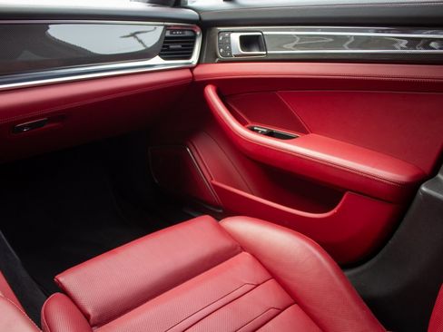 Used 2022 Porsche Panamera Turbo S image 20