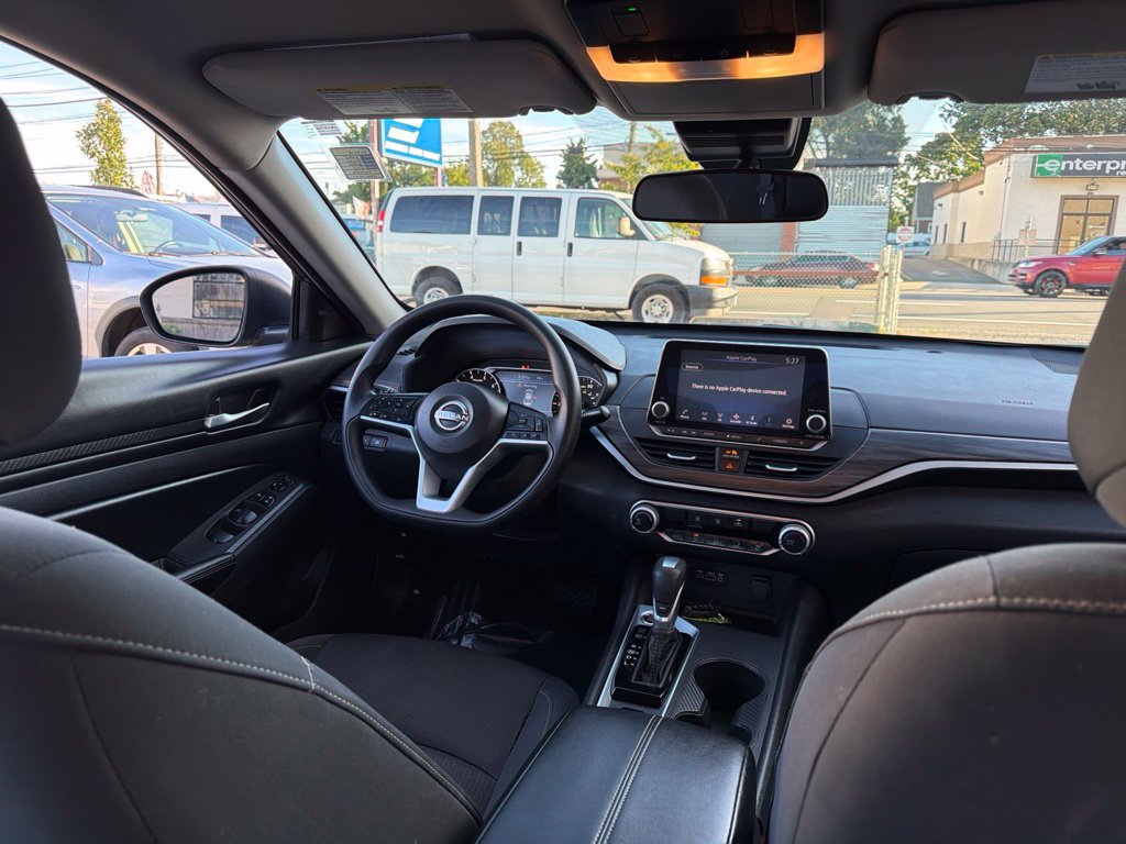 Used 2025 Nissan Altima 2.5 SV AWD/4WD image 18