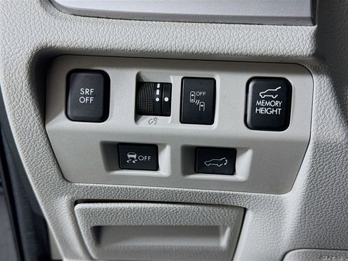 Used 2017 Subaru Forester 2.5i Premium AWD/4WD image 19