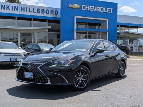 Used 2024 Lexus ES 300h w/ Premium Package FWD image 2