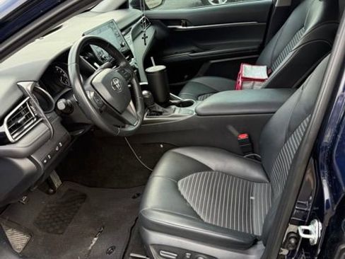 Used 2022 Toyota Camry SE w/ Carpet Mat Package (TMS) image 9