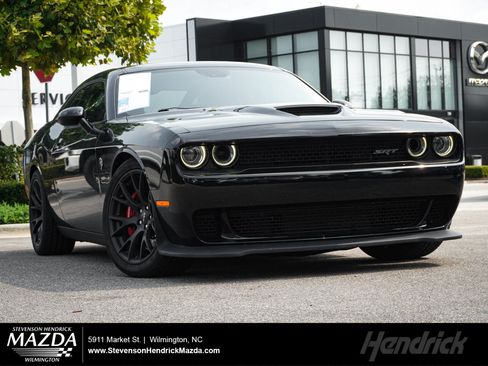 Used 2016 Dodge Challenger SRT Hellcat RWD image 1
