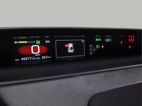 Used 2022 Toyota Prius L Eco image 14